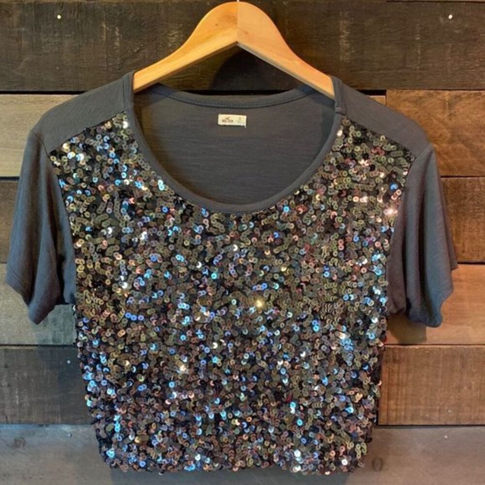 Hollister XS Cropped Sequin Grey Shirt